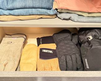 Men's Athletic Gloves.