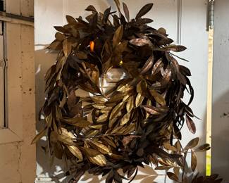 Sample Holiday Decor.