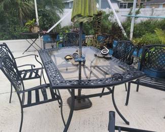 7 piece patio set plus umbrella and stand, good condition