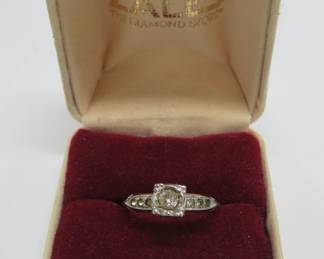 14kt gold solitiare