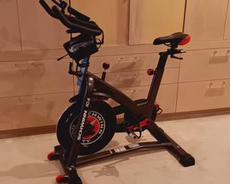 New Schwinn IC4 Bike works with Peloton and Zwift Apps...