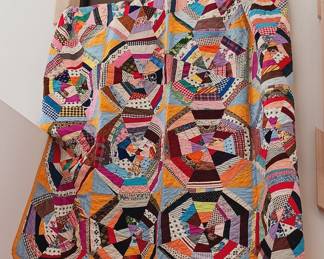 Stunning vintage graphic quilt...