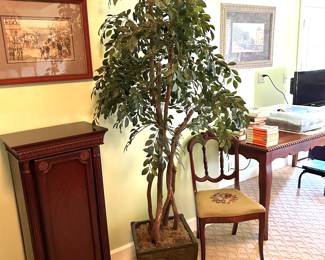 Jewelry tower, artificial tree