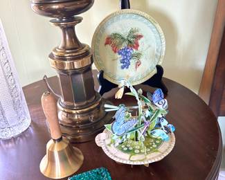 Bell, Majolica plate 