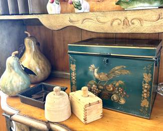 Toile bin, butter molds 