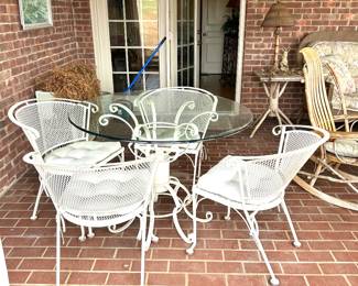 White wrought iron set 