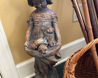 Little girl statue 