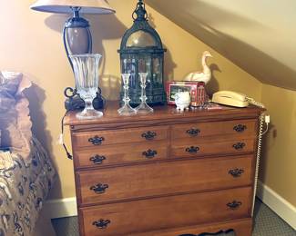 Pine chest of drawers 
