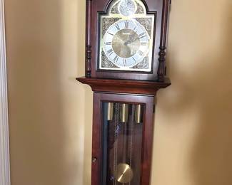 Howard Miller Tempus  Fugit grandmother clock l