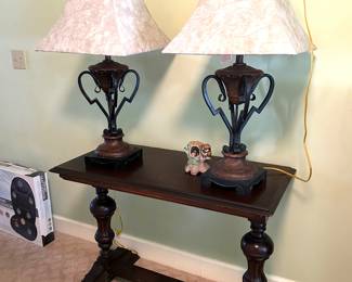 Library table , lamps