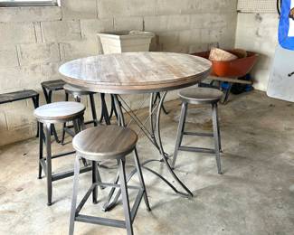 Pub table with 4 stools 