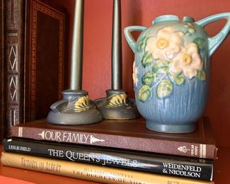 Rosville pottery vase 