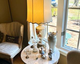 Round French marble table 