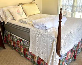 Mahogany poster bed (full) 