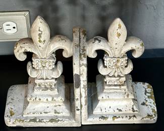 Fleur de Lis Bookend set