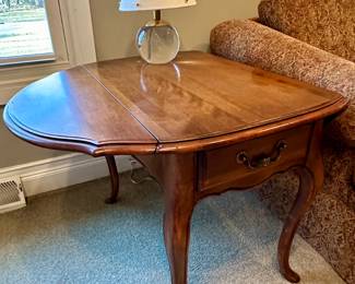 Pair of Ethan Allen Dropleaf Side Tables