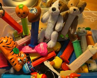 Around 50 PEZ all vintage. 