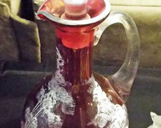 VINTAGE WESTMORELAND MARY GREGORY CRANBERRY WHITE STAG DEER AND ELK HANDPAINTED CRUET