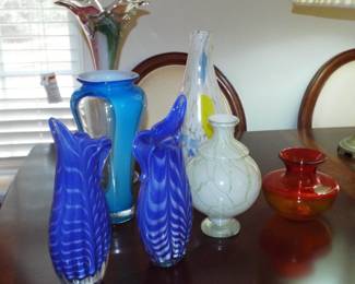 VINTAGE MID CENTURY VARIOUS MURANO ART GLASS PIECES AND A PIECE AMBERINA ROSE BUD VASE