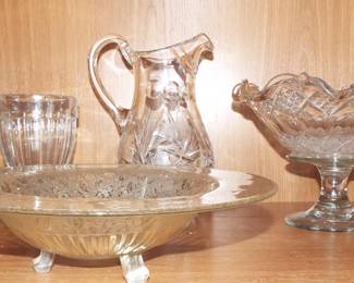 KITCHEN FULL OF EVERYTHING INCLUDING PYREX, VINTAGE COOKIE JARS, CERAMICS, COOKING, BAKING AND MORE!