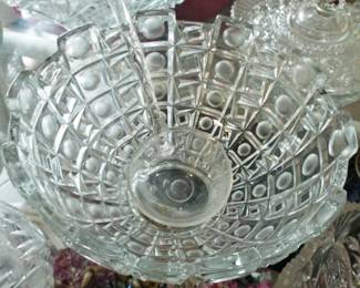 VERY FINE AND UNIQUE HEAVY THICK WALLED CRYSTAL CIRCLES IN SQUARES LARGE BOWL
