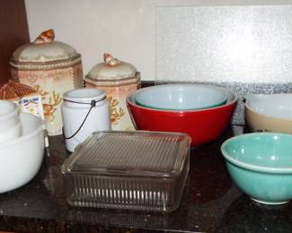 KITCHEN FULL OF EVERYTHING INCLUDING PYREX, VINTAGE COOKIE JARS, CERAMICS, COOKING, BAKING AND MORE!