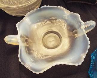 OPALESCENT CLEAR DOUBLE HANDLED SMALL DISH