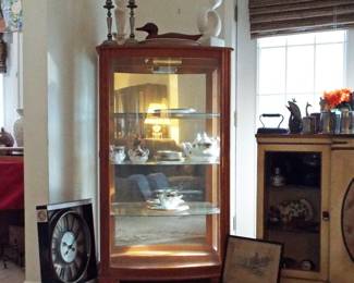 CURVED FRONT CURIO - SIDE DOOR ACCESS