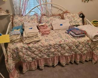 Iron Daybed with mattress, linens