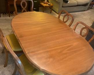 Dining Table with 6 chairs