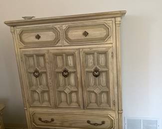 Thomasville Wardrobe 