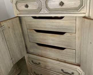 Thomasville Chest