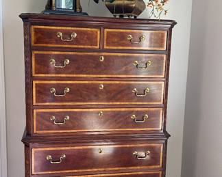 Thomasville Mahogany Chippendale style tallboy chest of drawers  
