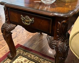 Endtable by Broyhill 