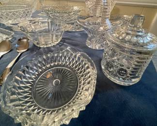 Serving glass pieces for dining