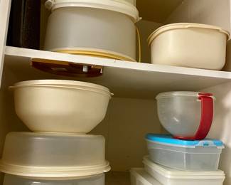 Cake pans, storage containers 
