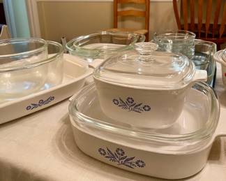 Corningware pieces with lids, Pyrex 