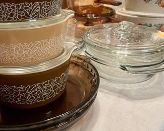 Pyrex with lids