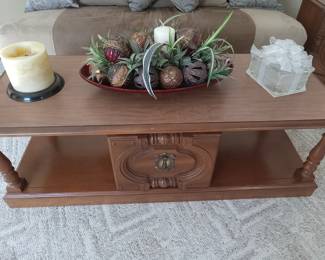 Wood coffee table with storage, 