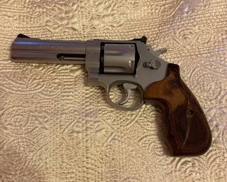 Smith & Wesson 625, 45 caliber