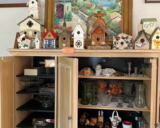 Lots of birdhouses 