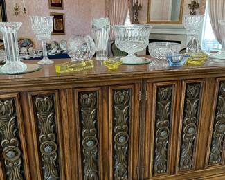 Credenza cabinet