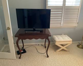 NEWER FLAT SCREENS TV. 