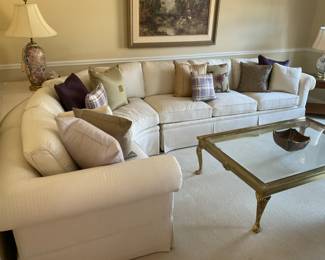 BEAUTIFUL WHITE SECTIONAL SOFA.  