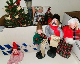 Byres Christmas carolers