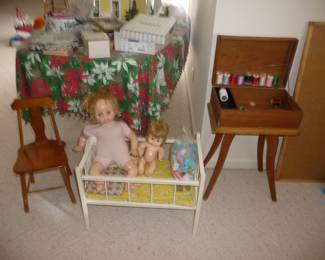 sewing basket / dolls