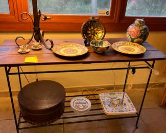 Majolica, pottery, drum box