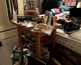 MAN CAVE! Vintage games, CD's, Albums, MahJongg sets, poker, clothes