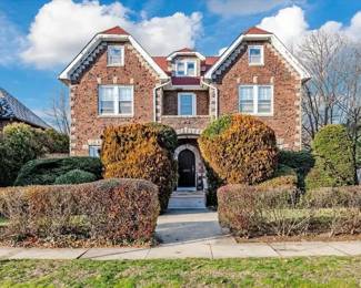 CEDARHURST ESTATE HOME