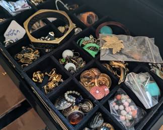 antique jewelry